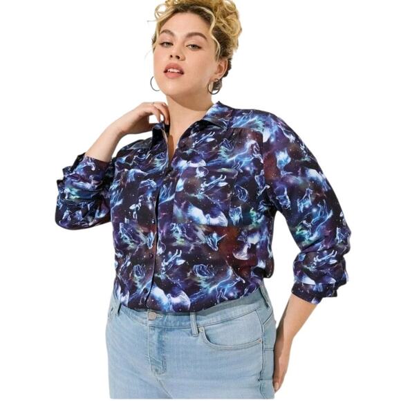 Womens Torrid WB Harry Potter Galaxy Button Up Wolves Blue Plus 2 Blouse Madison - Picture 1 of 13